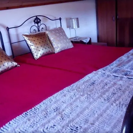 House With One Bedroom In With Furnished Garden And Wifi *